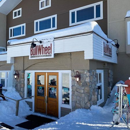3 Bedroom 3 Bath Ski In Ski Out With Private Hot Tub Big White Buitenkant foto