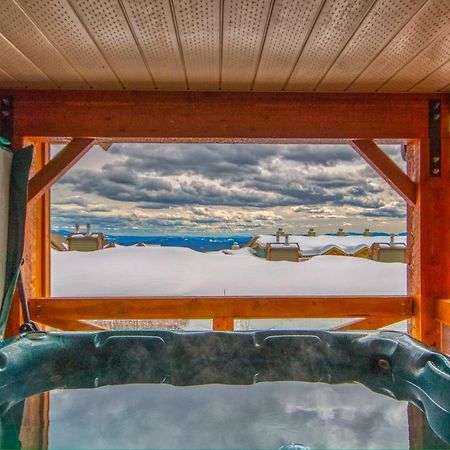3 Bedroom 3 Bath Ski In Ski Out With Private Hot Tub Big White Buitenkant foto