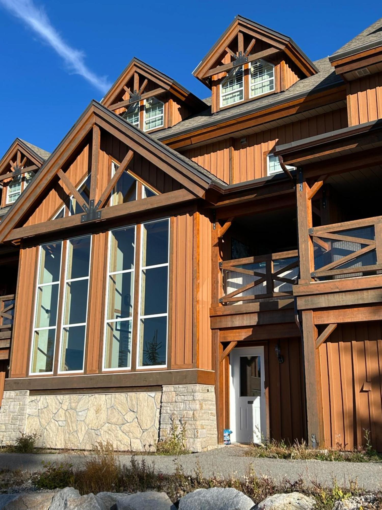 3 Bedroom 3 Bath Ski In Ski Out With Private Hot Tub Big White Buitenkant foto