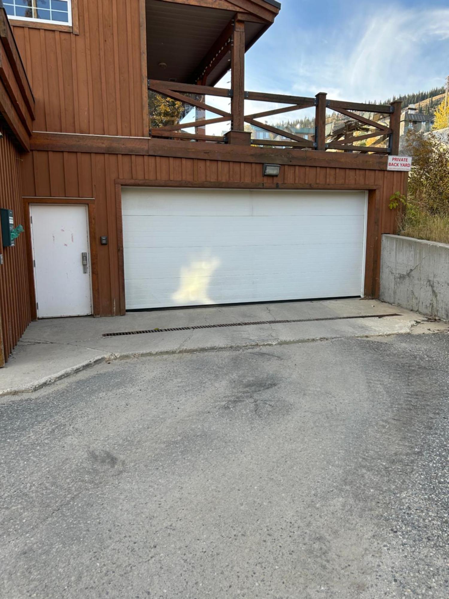 3 Bedroom 3 Bath Ski In Ski Out With Private Hot Tub Big White Buitenkant foto