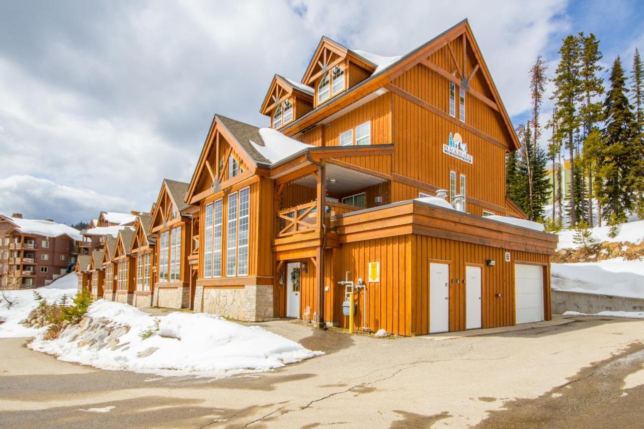 3 Bedroom 3 Bath Ski In Ski Out With Private Hot Tub Big White Buitenkant foto